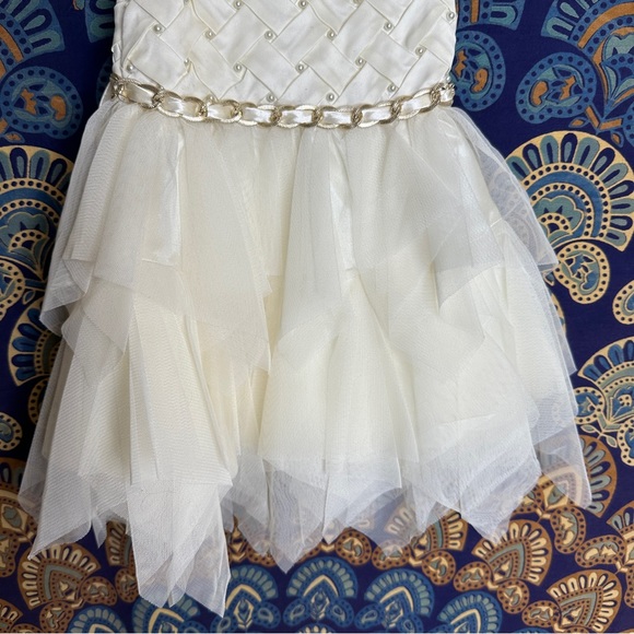Cream toddler party dress with pearls - Picture 3 of 7